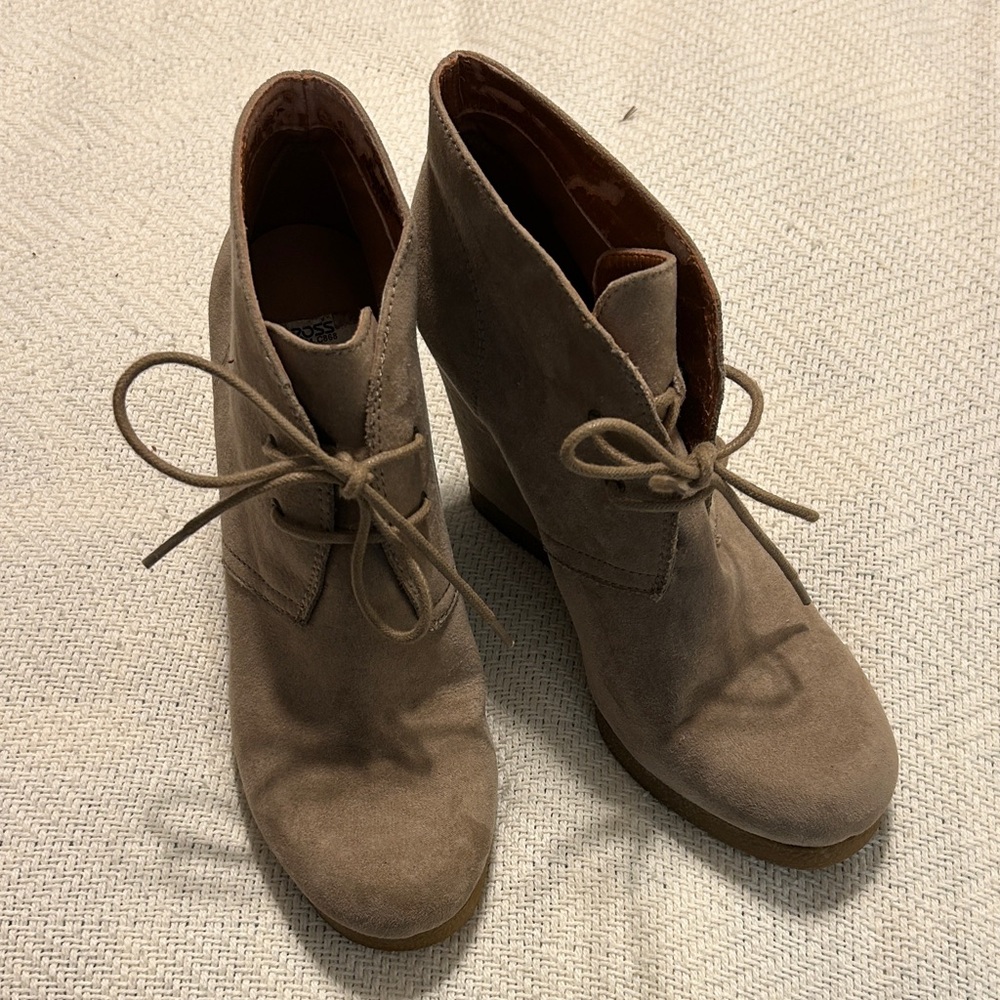 Tan Nine West Women's Wedge Ankle Boots